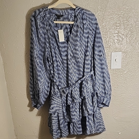 Banana Republic Dresses & Skirts - BANANA REPUBLIC L dress Blue With White